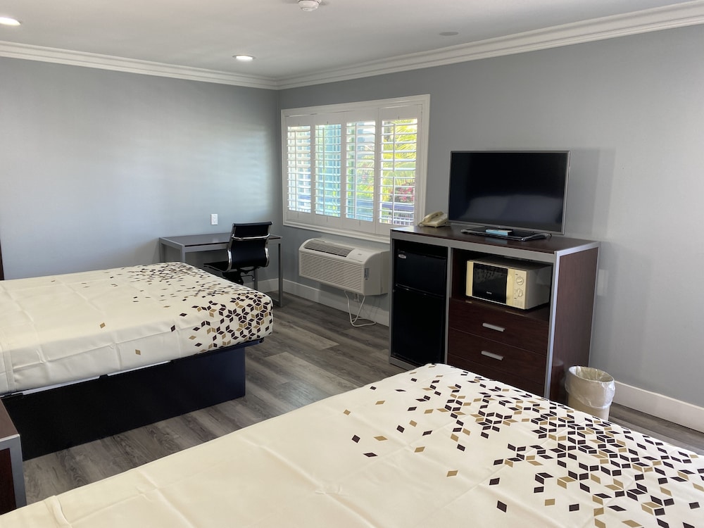 Regency Motel of Brea 14/25