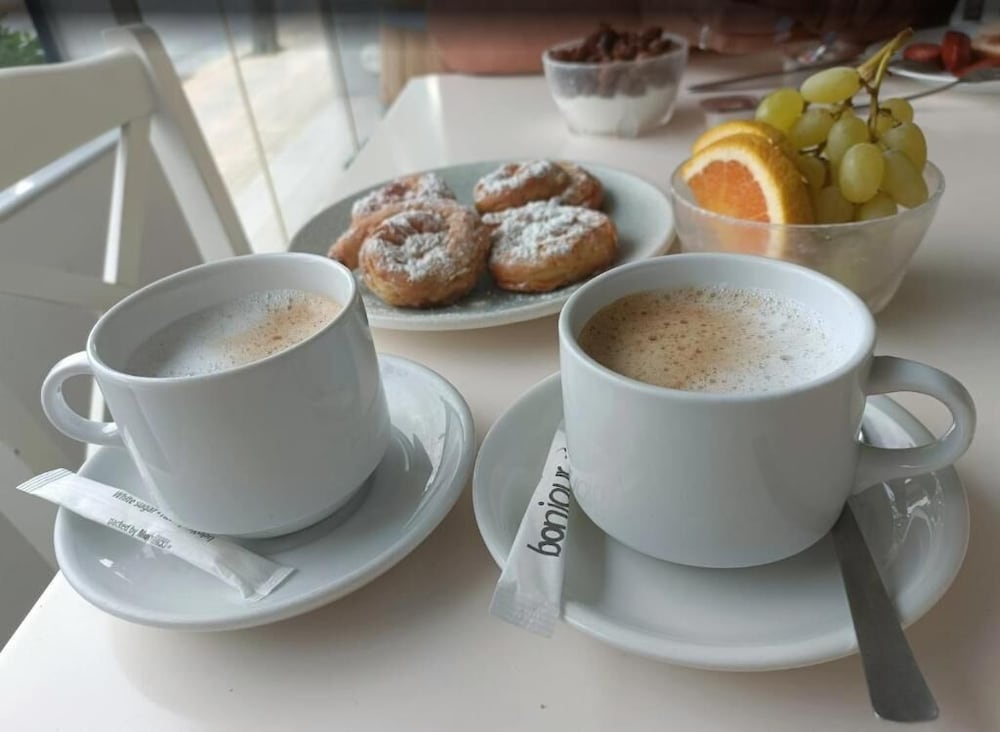 CASTRO HOTEL 45/58