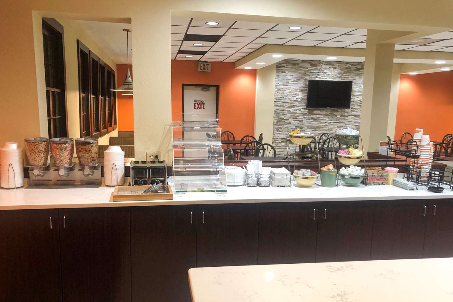 Quality Inn Morganton Southeast 31/34