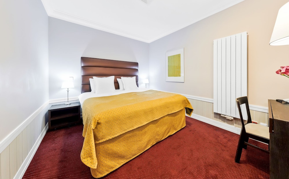 STANDARD, DOUBLE OR TWIN BED