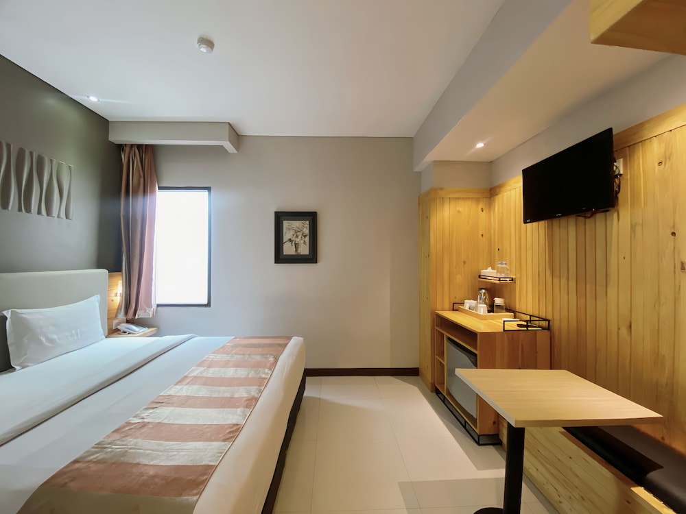 Verse Lite Hotel Gajah Mada 31/67