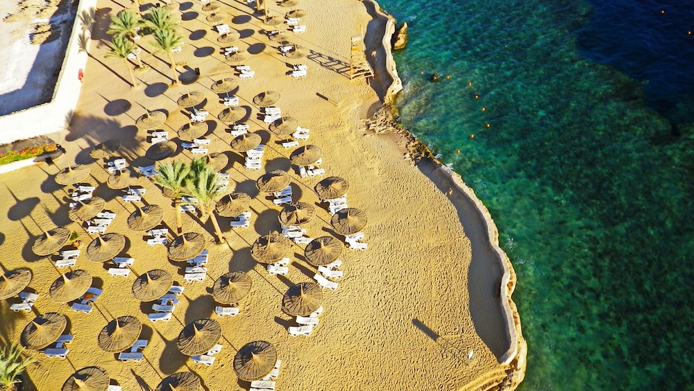 Reef Oasis Blue Bay Resort and Spa 43/48