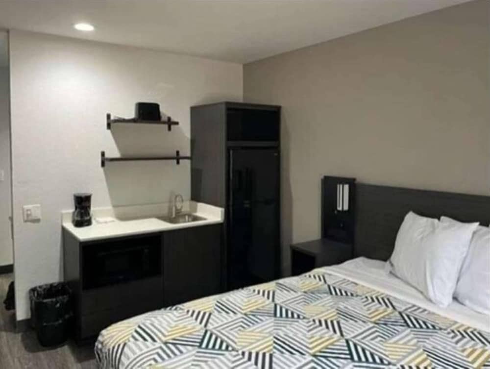 غرفة بسريرين مزدوجين بمطبخ للمدخنين، Studio6 Little Rock, AR - South 4/8