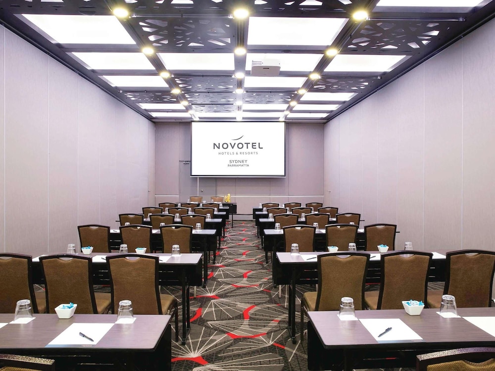 NOVOTEL SYDNEY PARRAMATTA 66/70