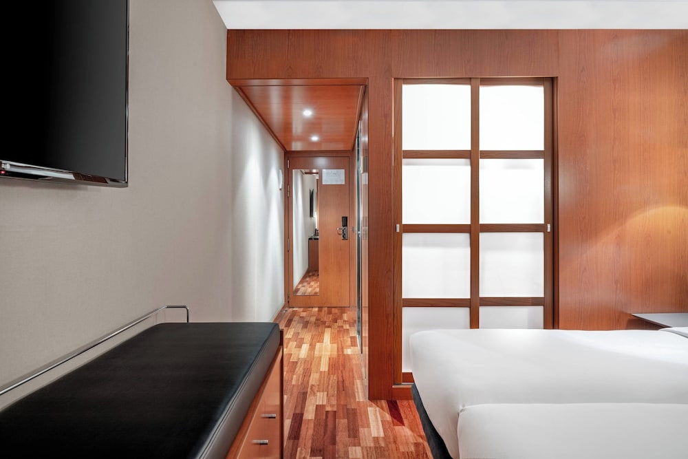 Superior, Twin Beds, Ac Hotel La Rioja 2/4