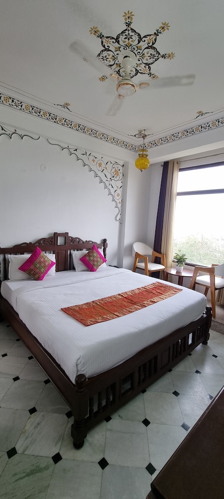 Hotel Darbargarh Udaipur 20/50