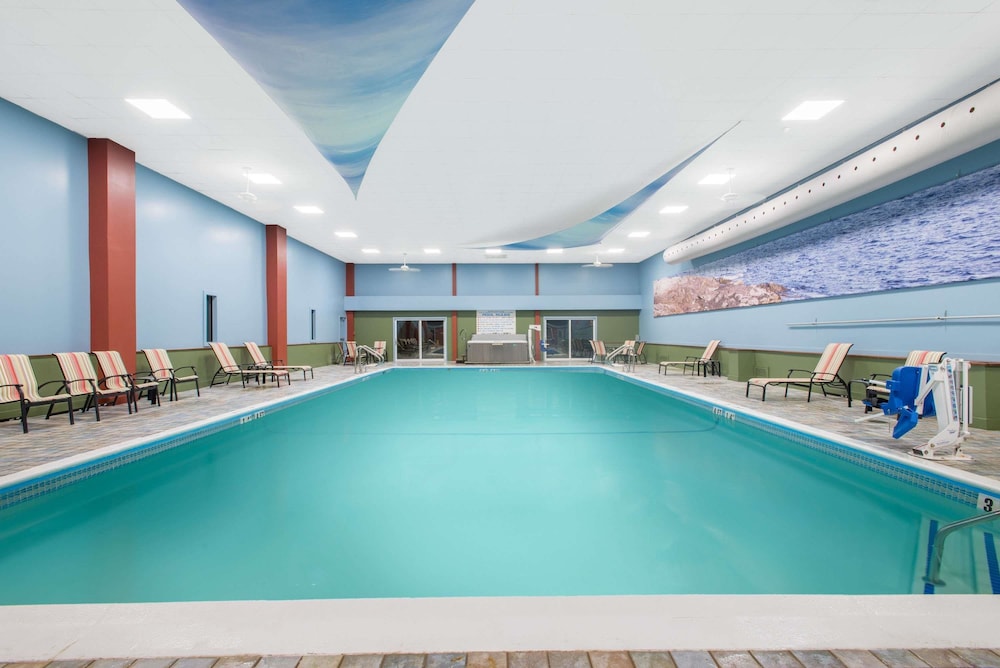 Hawthorn Extended Stay by Wyndham Ellsworth / Bar Harbor 21/26