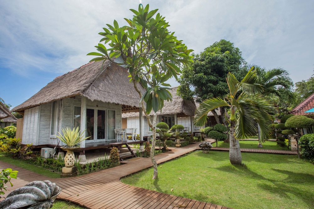 Lembongan Bay Shore Huts 62/71