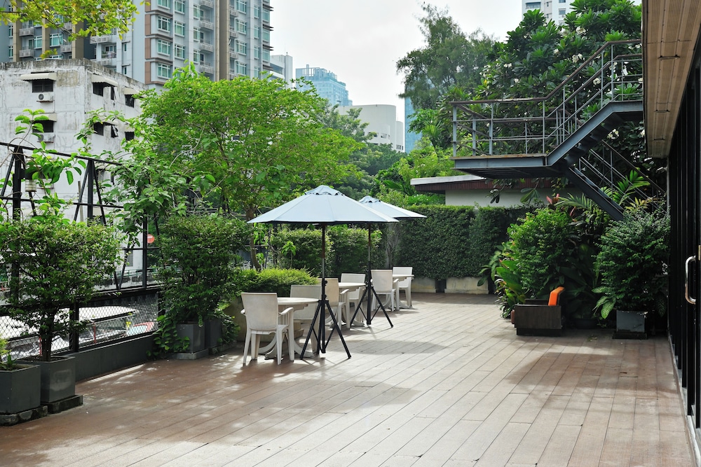 Anya Nana at Sukhumvit Bangkok 40/50