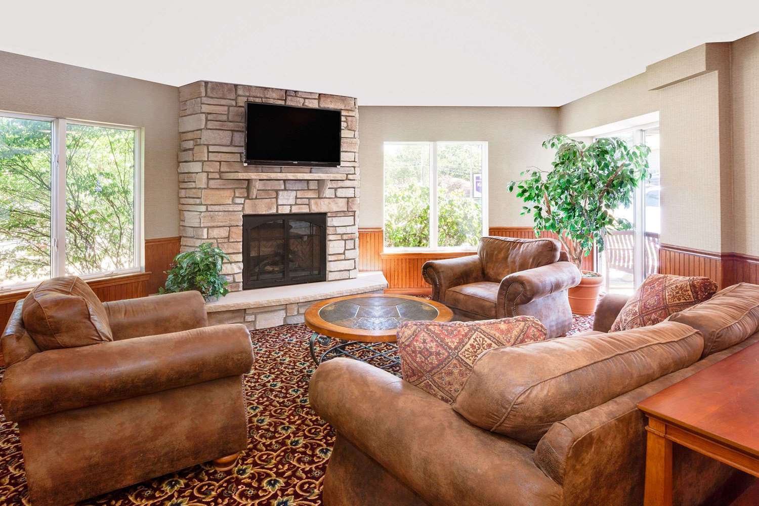 Super 8 by Wyndham Traverse City 18/21