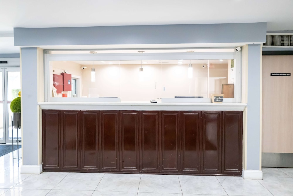 Days Inn by Wyndham College Park Atlanta Airport South 8/59