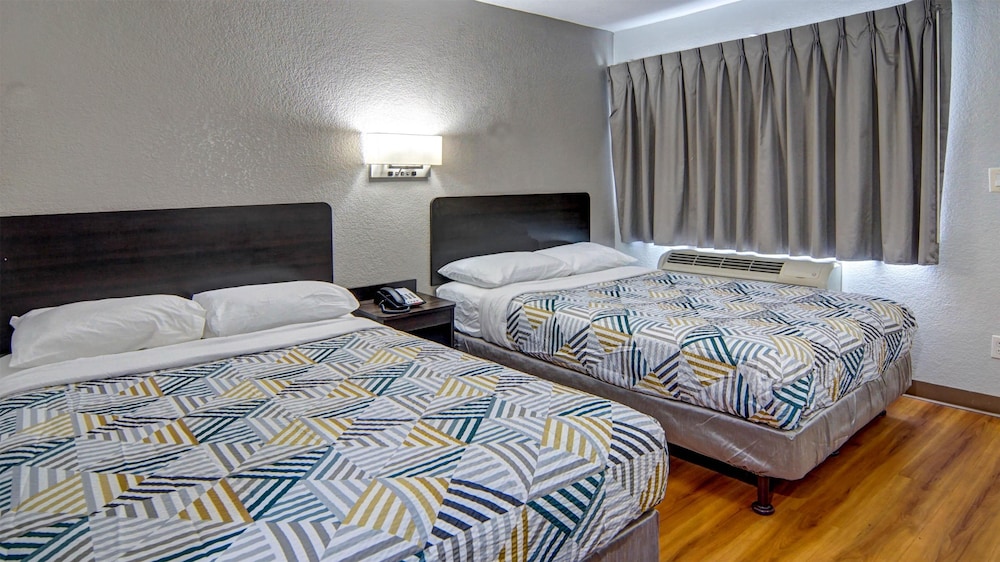 Motel6 Longview, TX 36/64