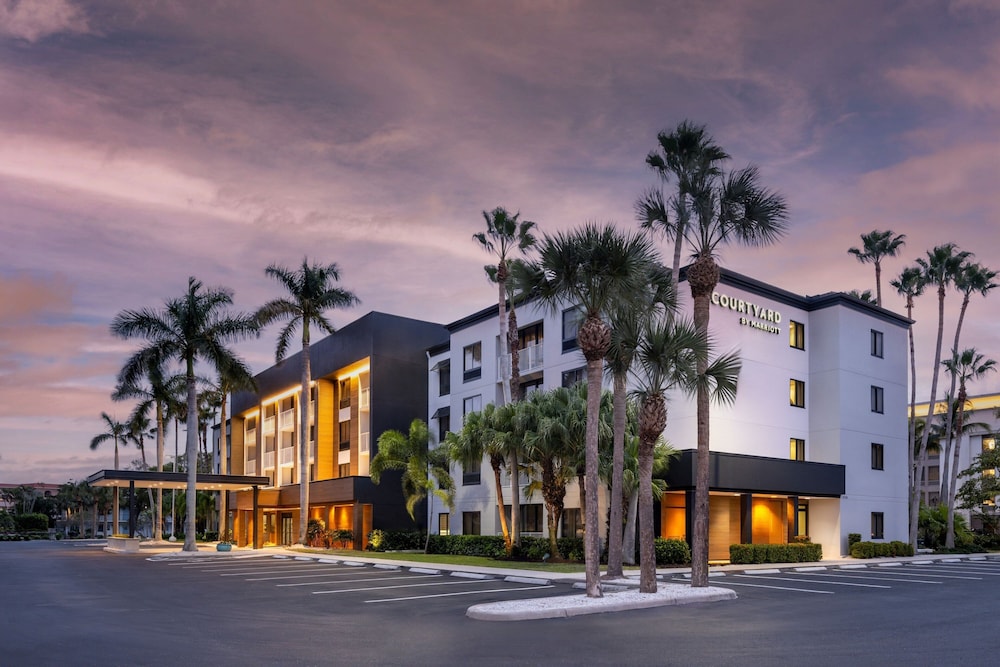 Courtyard By Marriott Naples 3/50