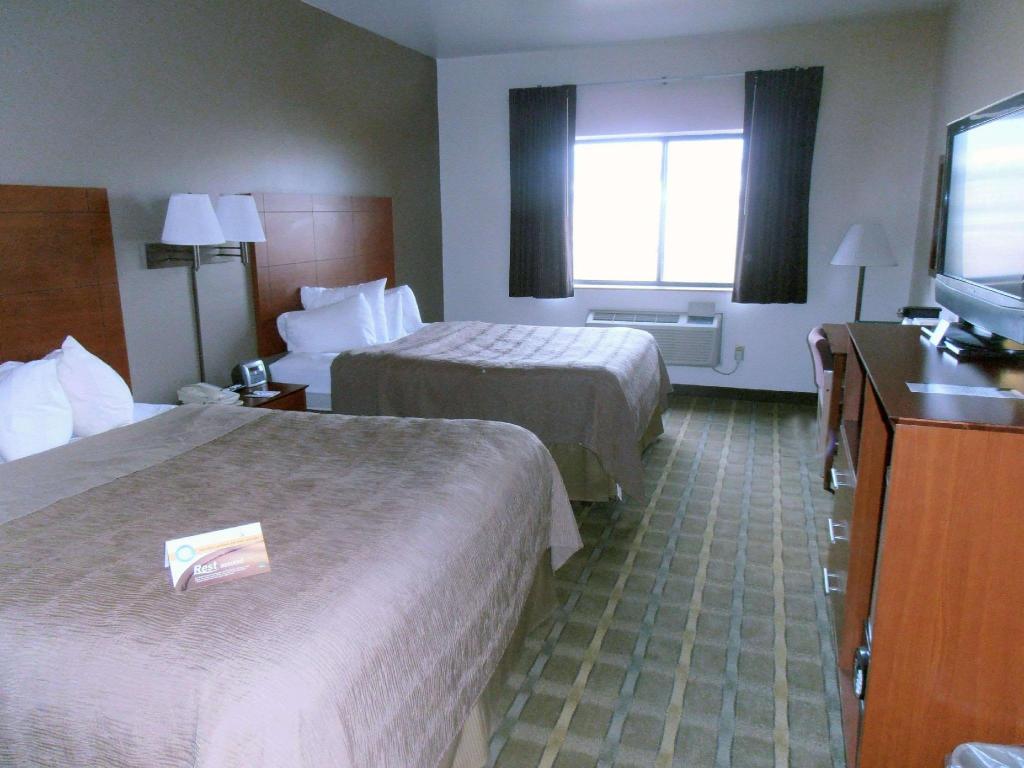 غرفة بسريرين كوين للمدخنين، Quality Inn Thermopolis 2/2