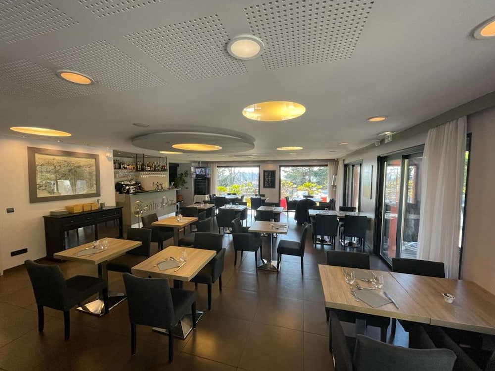 restaurant-cafeteria