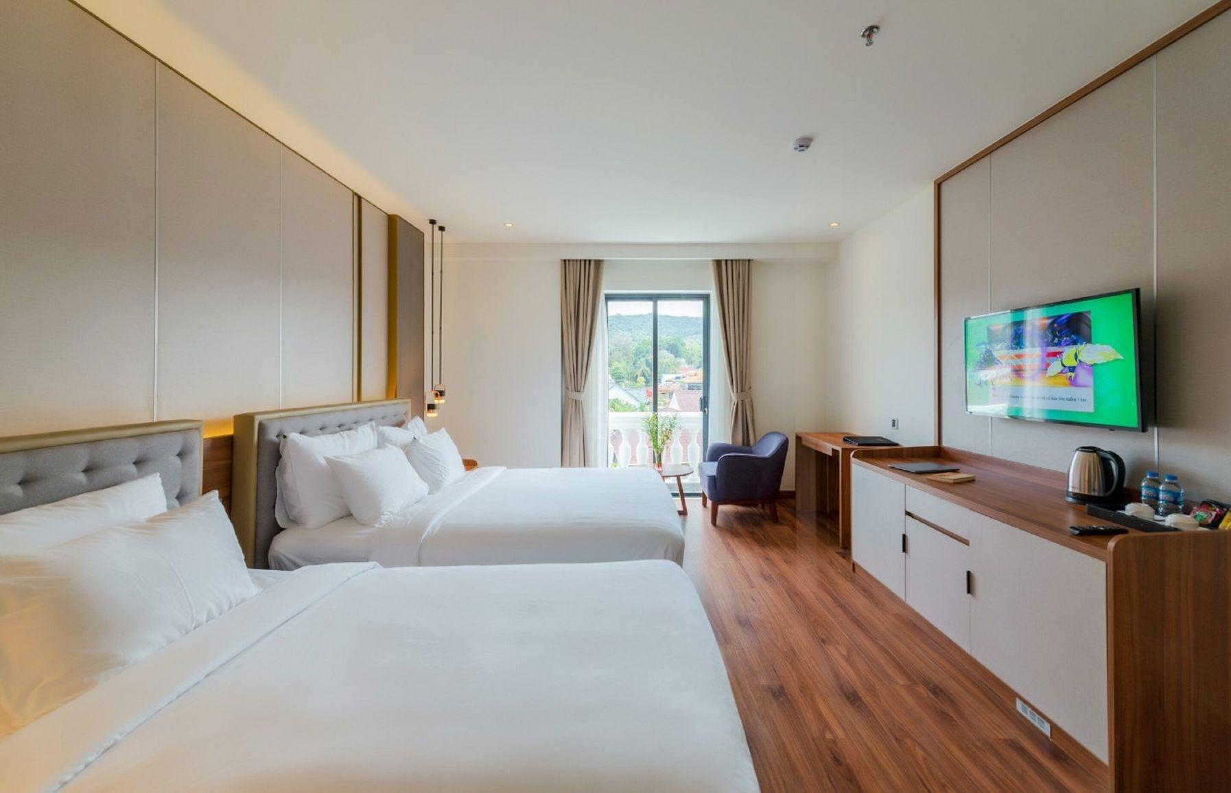 Deluxe, Double Bed, Garden View