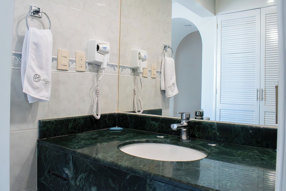 Hotel & Suites Aliana 50/50