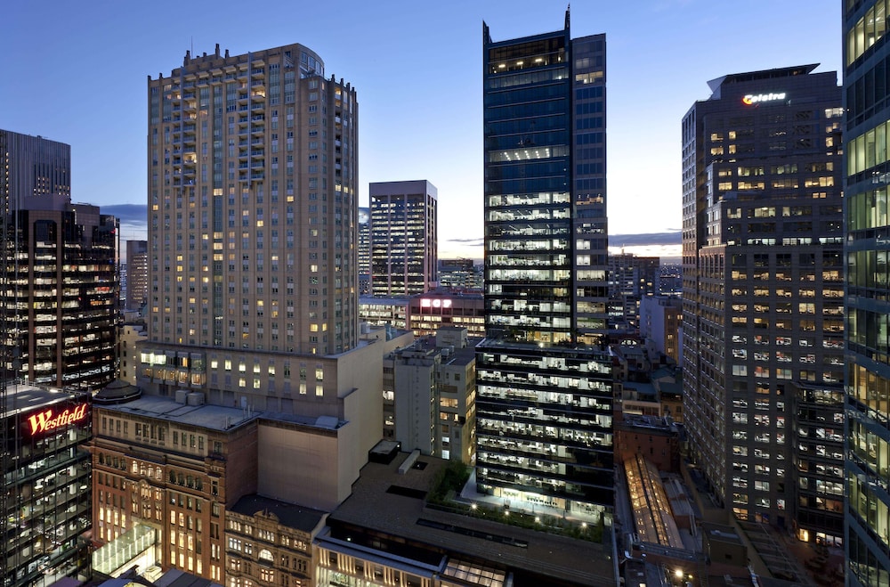 Swissotel Sydney 67/73