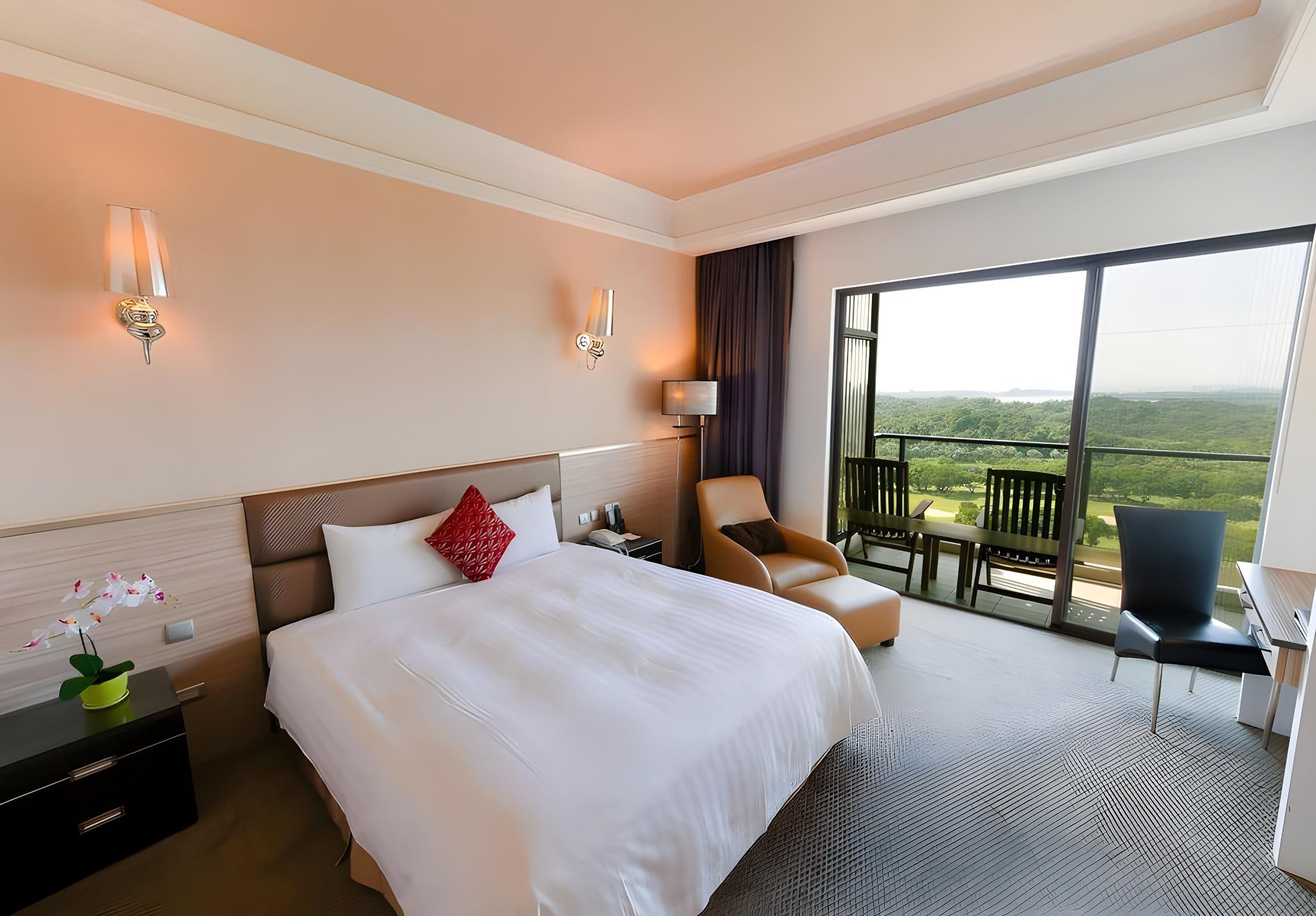 Superior, Double Bed, Golf Course View
