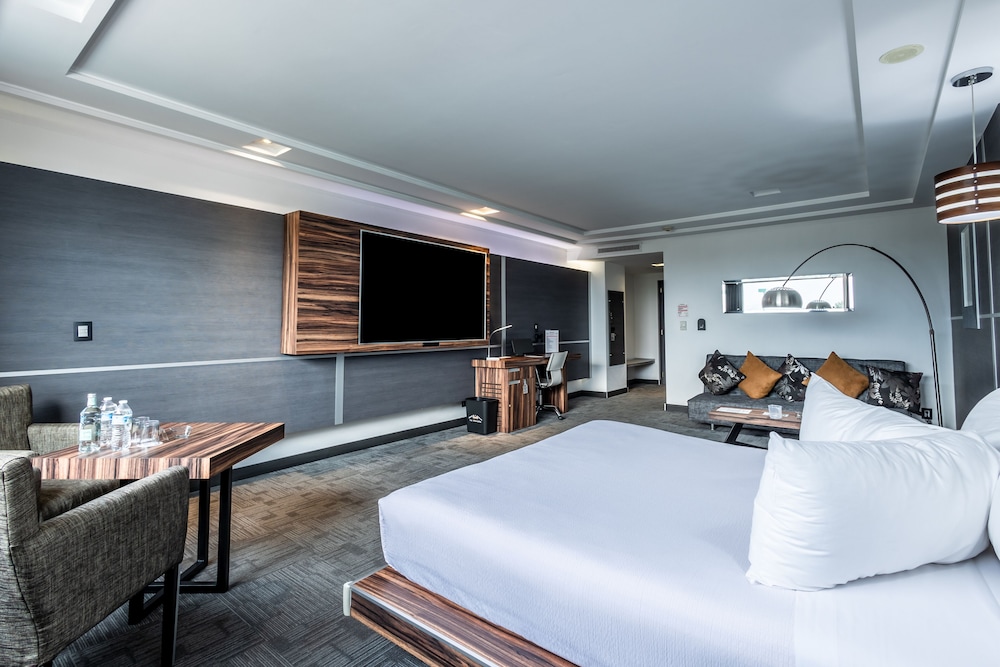 Premium, King Bed