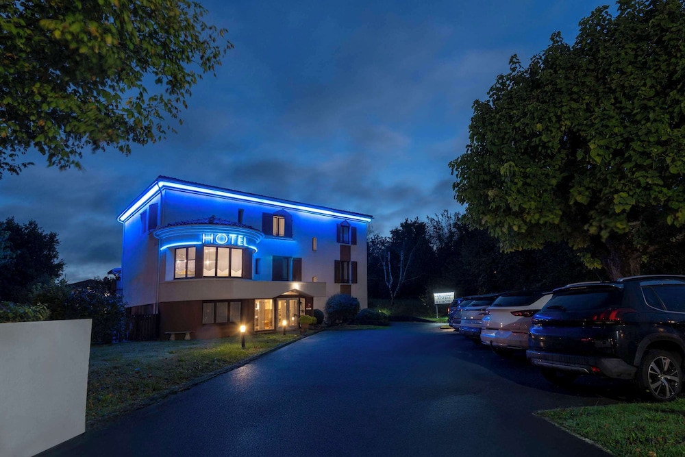 Sure Hotel by Best Western Saintes 9/63
