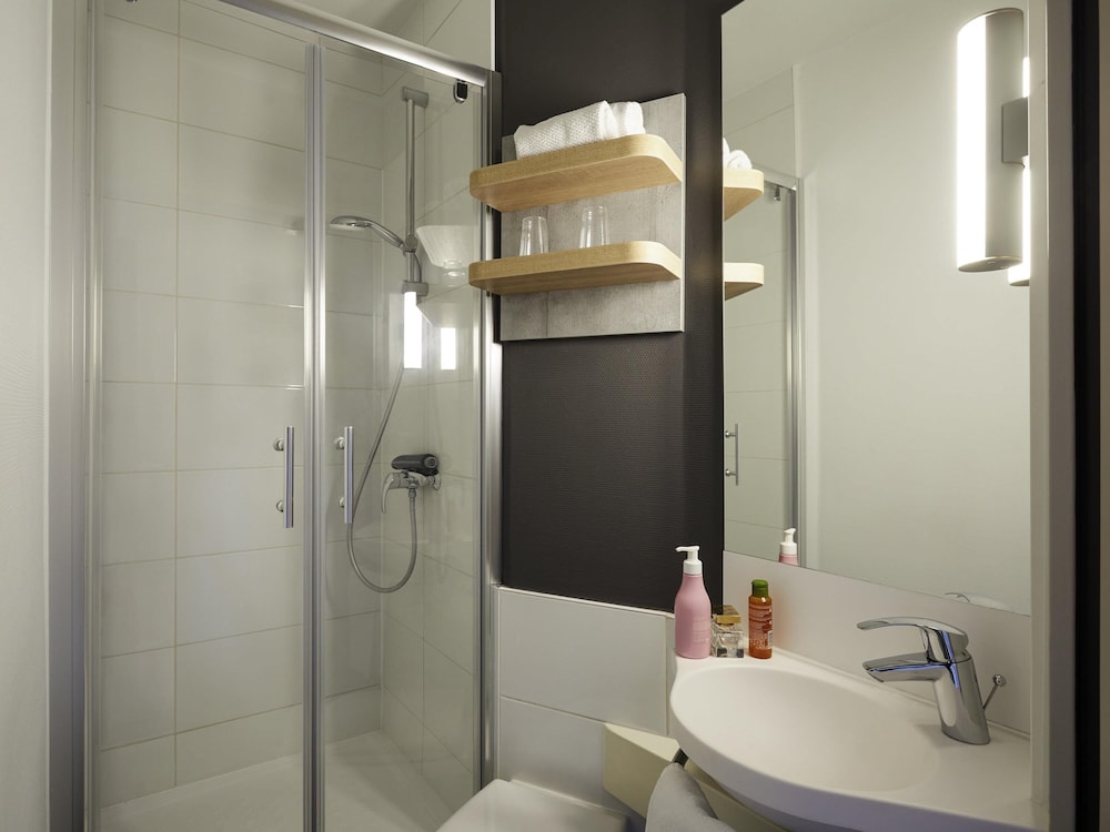 Ibis Budget Lille Villeneuve-d’Ascot 49/50