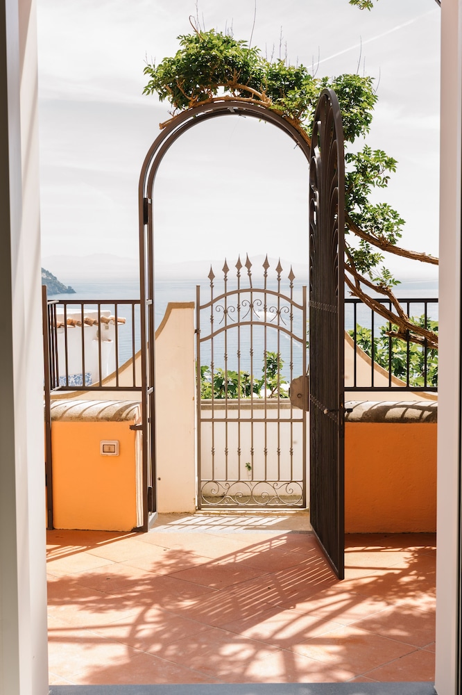 Villa Principe Giovanni 60/64