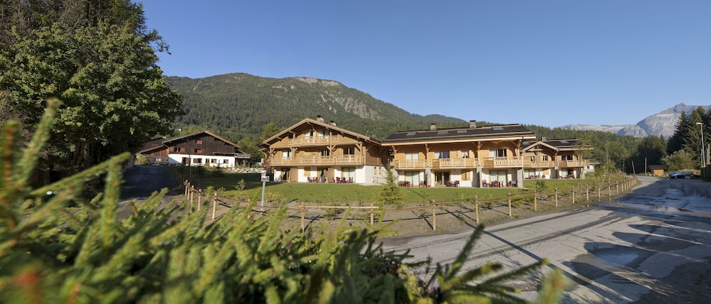 Résidence CGH Le Hameau de Pierre Blanche 37/42