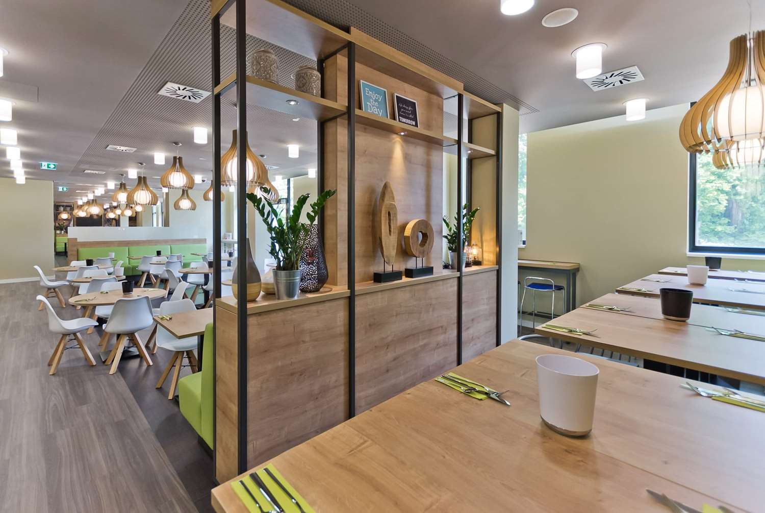 Super 8 By Wyndham Oberhausen 18/36