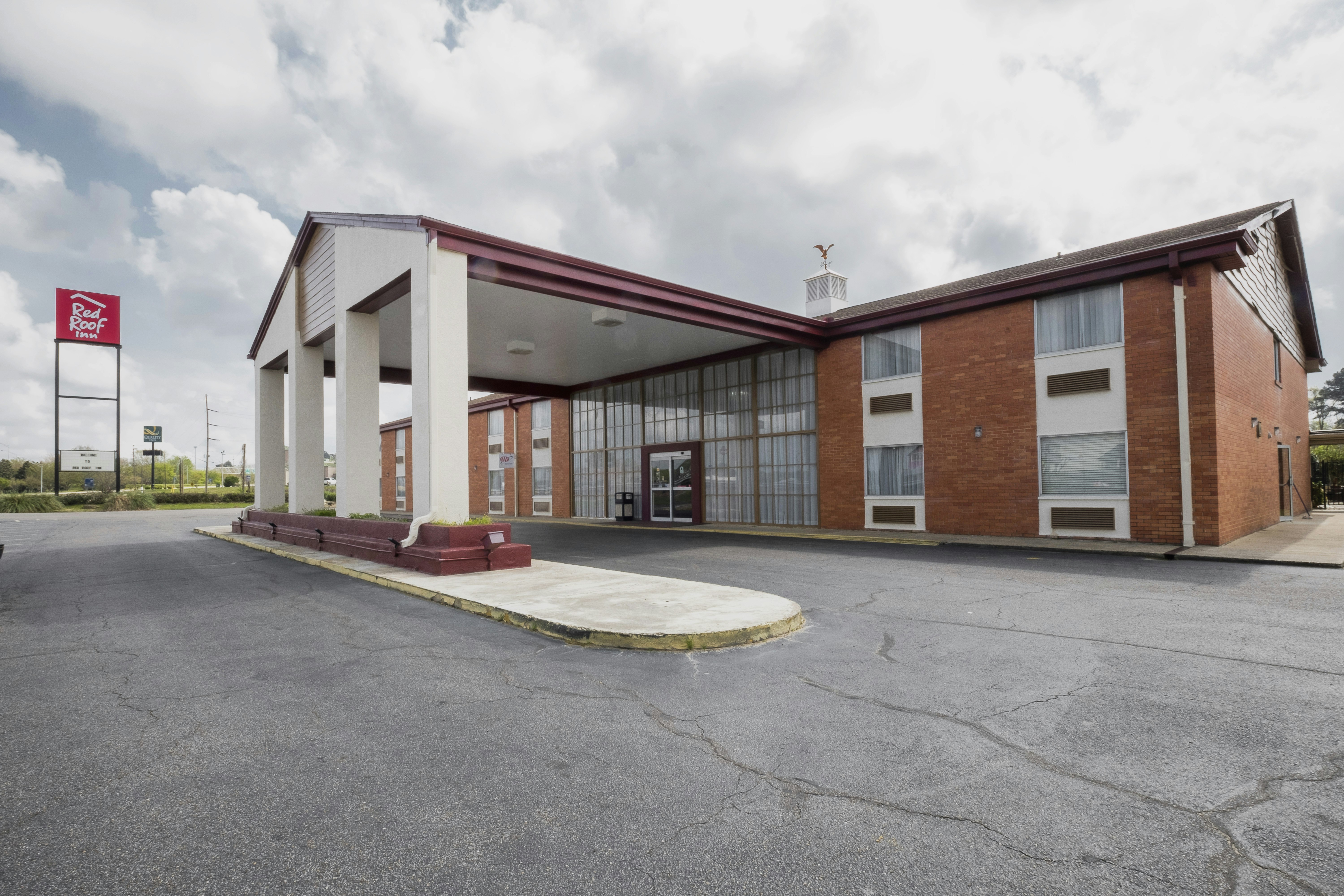 Red Roof Inn Meridian 33/35