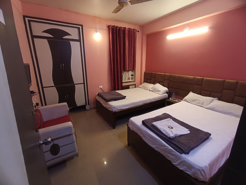 Hotel Viraat Inn 16/50