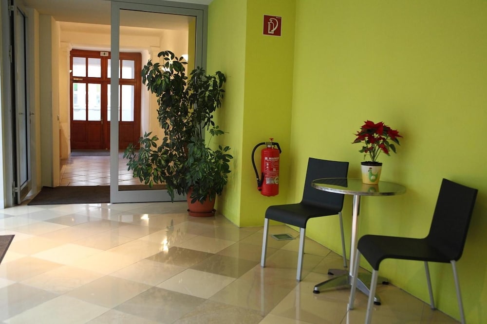 Hotel Caroline 53/60