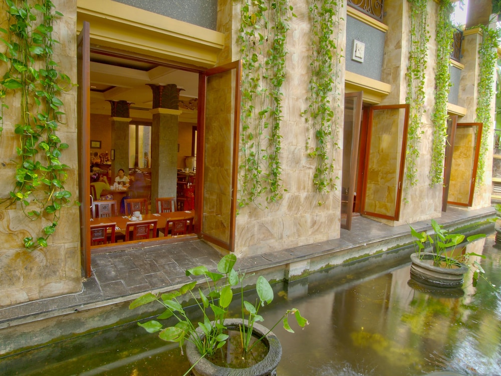 Lotus Garden Hotel 21/43