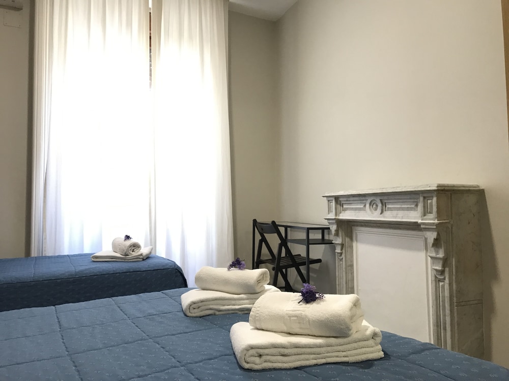 Hostal El Pilar 44/68