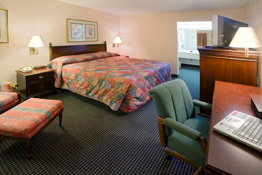 Americas Best Value Inn Laredo 19/34