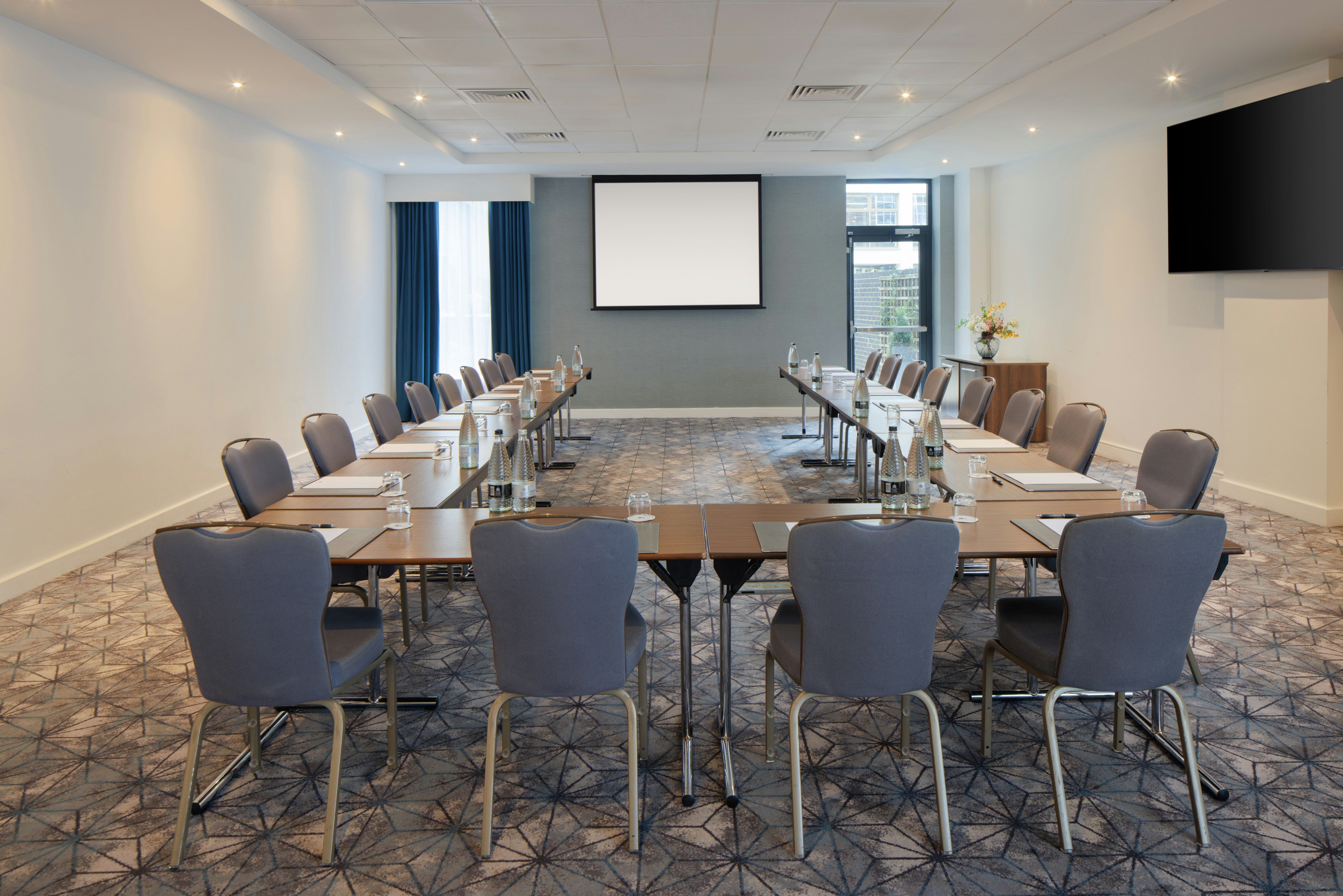 DoubleTree by Hilton London Angel Kings Cross 47/57