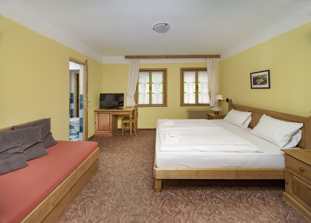 Alpsky Hotel 11/68