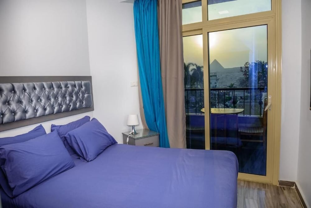 PANORAMIC, TWIN BEDS, BALCONY