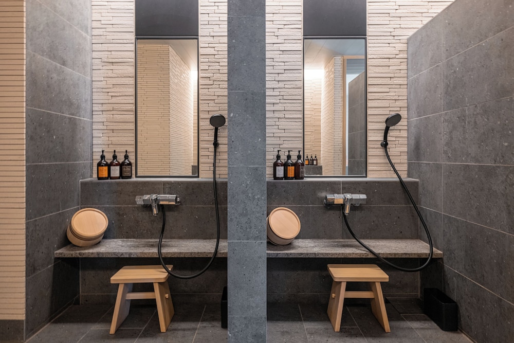 Nozo Hotel 50/50