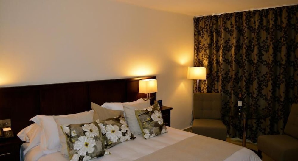 New Brookfields Hotel 13/43