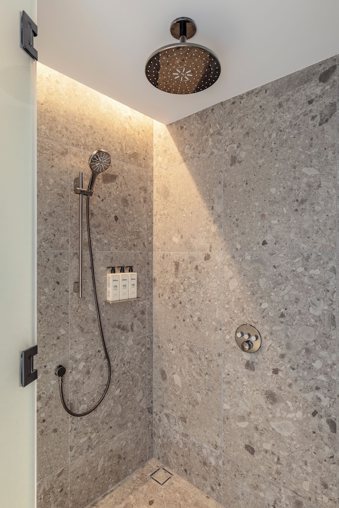 Hotel Indigo Melbourne Little Collins by IHG 21/48