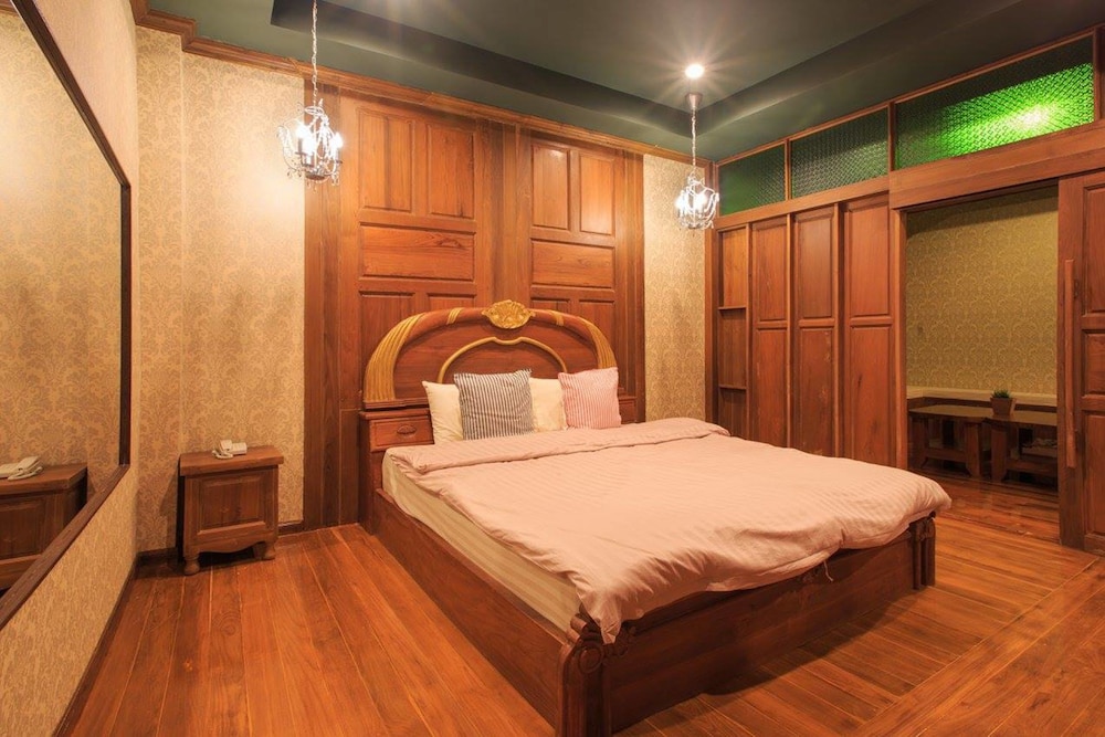 S48 Hotel 25/75