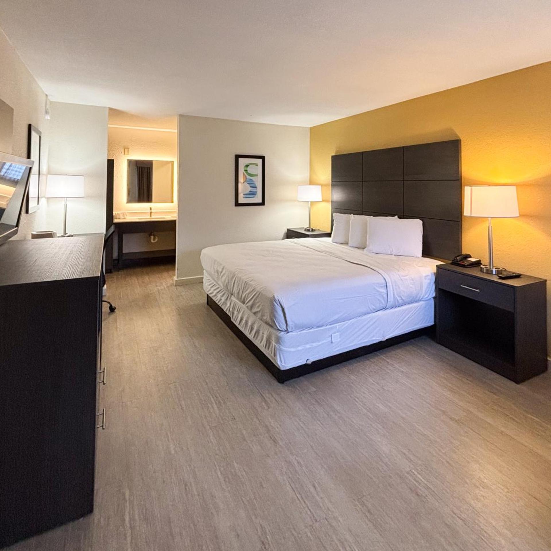 Motel6 Charlotte, NC-Northlake 12/34