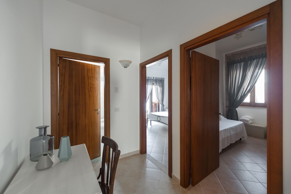Palazzo De Luca 33/63