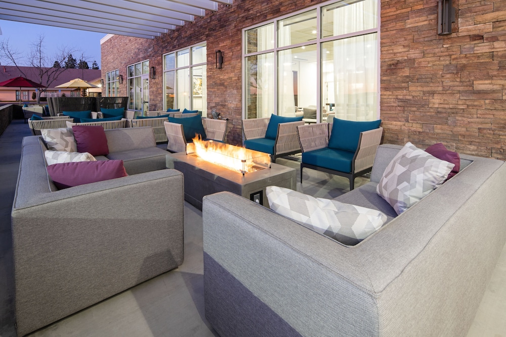 Hyatt Place Bakersfield 29/46