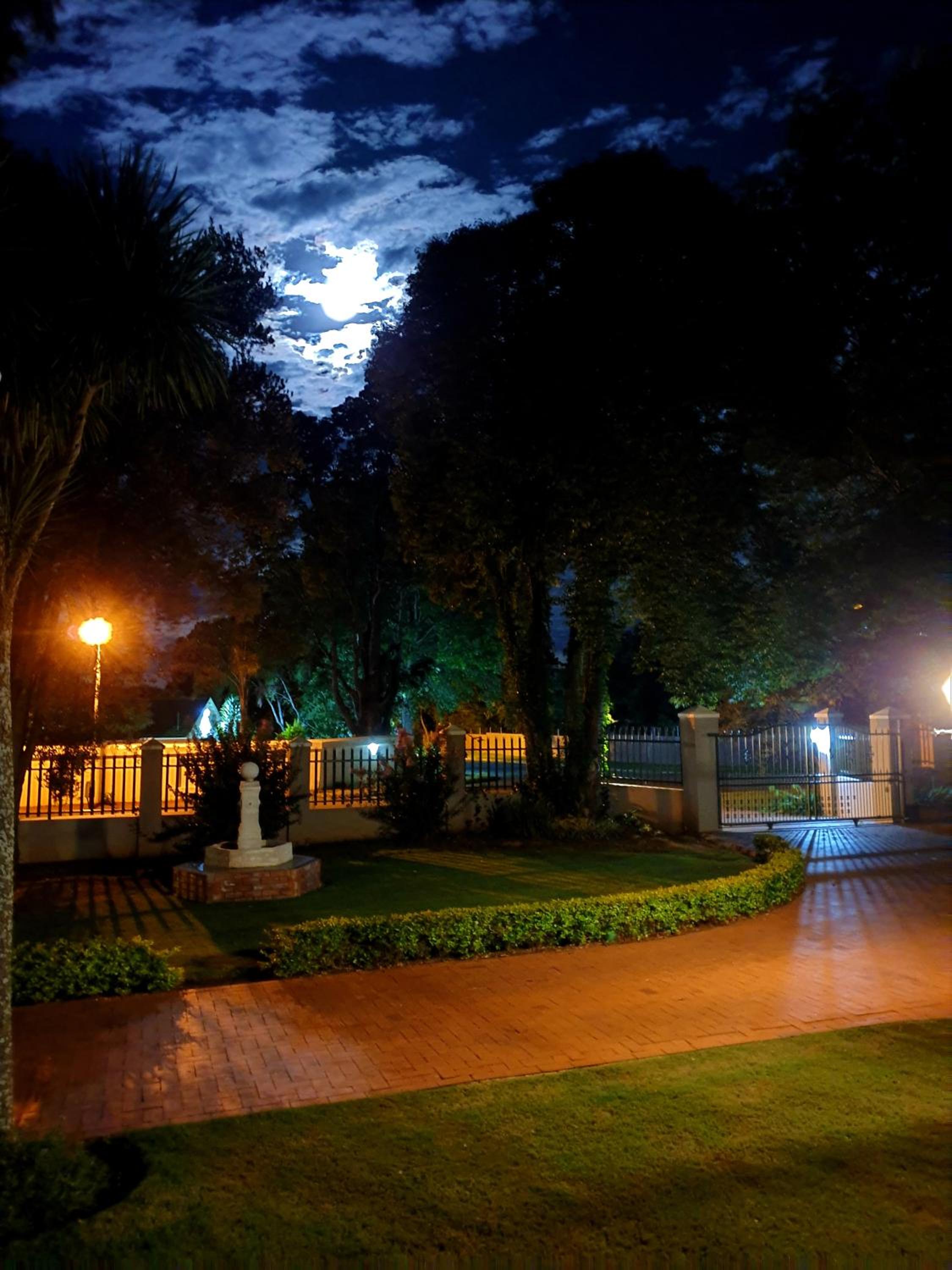 Bellevue Manor Guest House 10/12