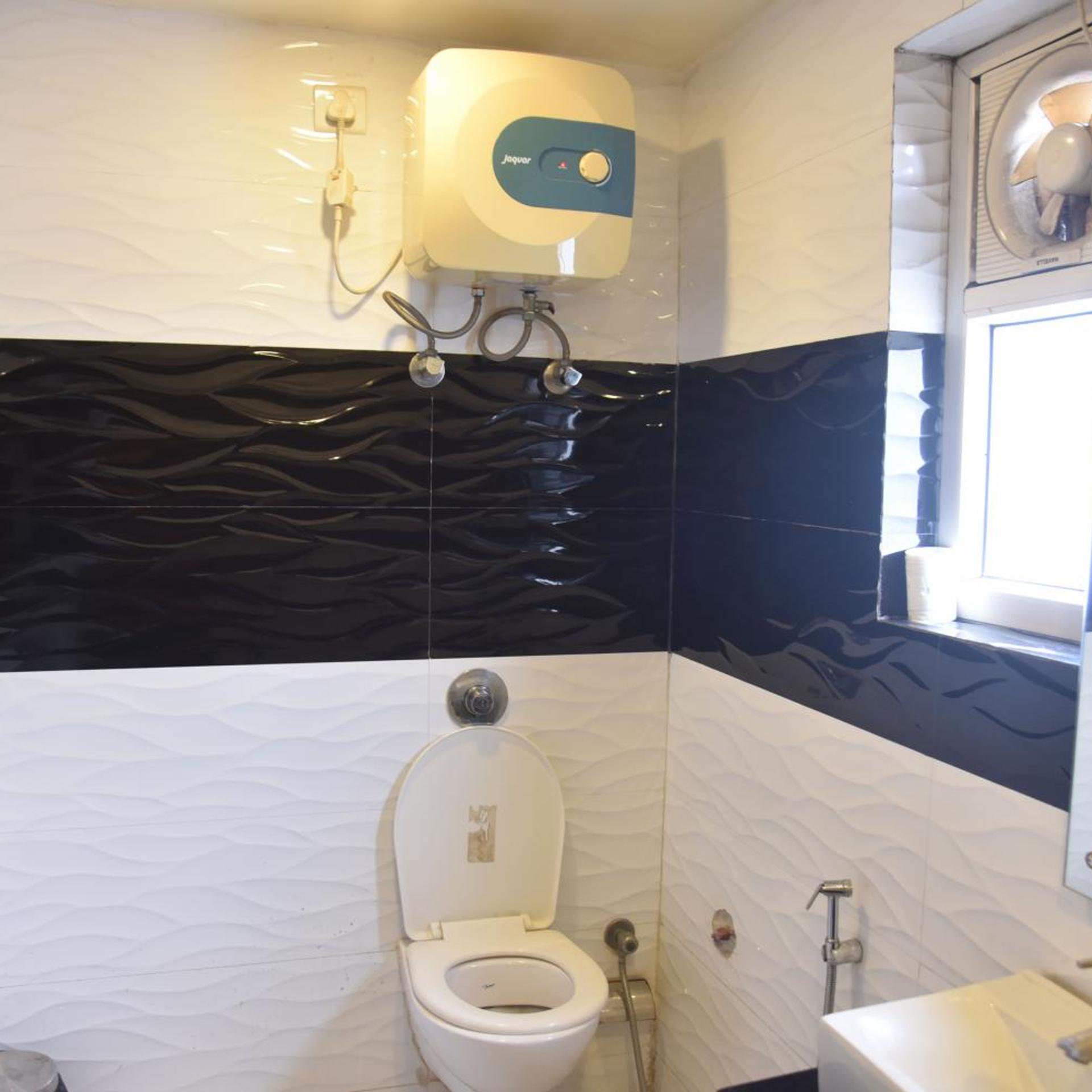 Hotel Aalcajars Inn 50/50