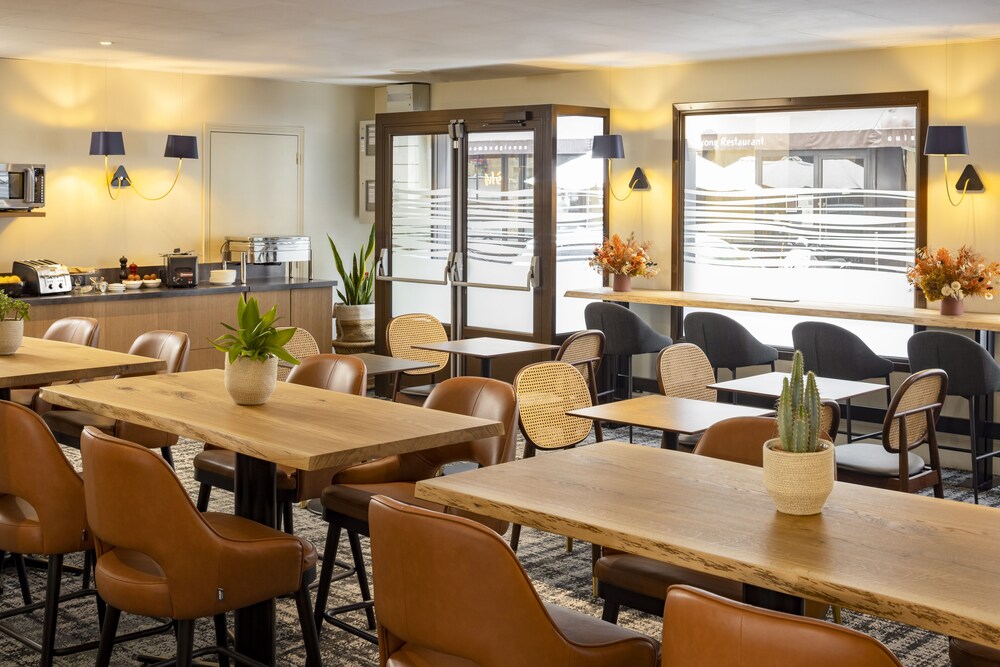 restaurant cafeteria