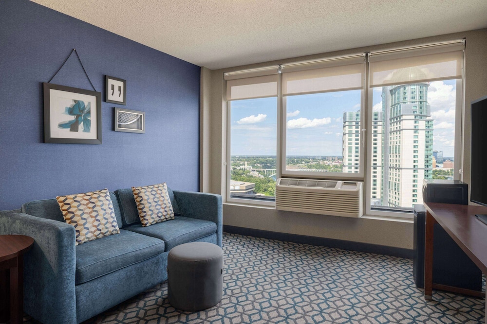 Wyndham Grand Fallsview Hotel 43/65
