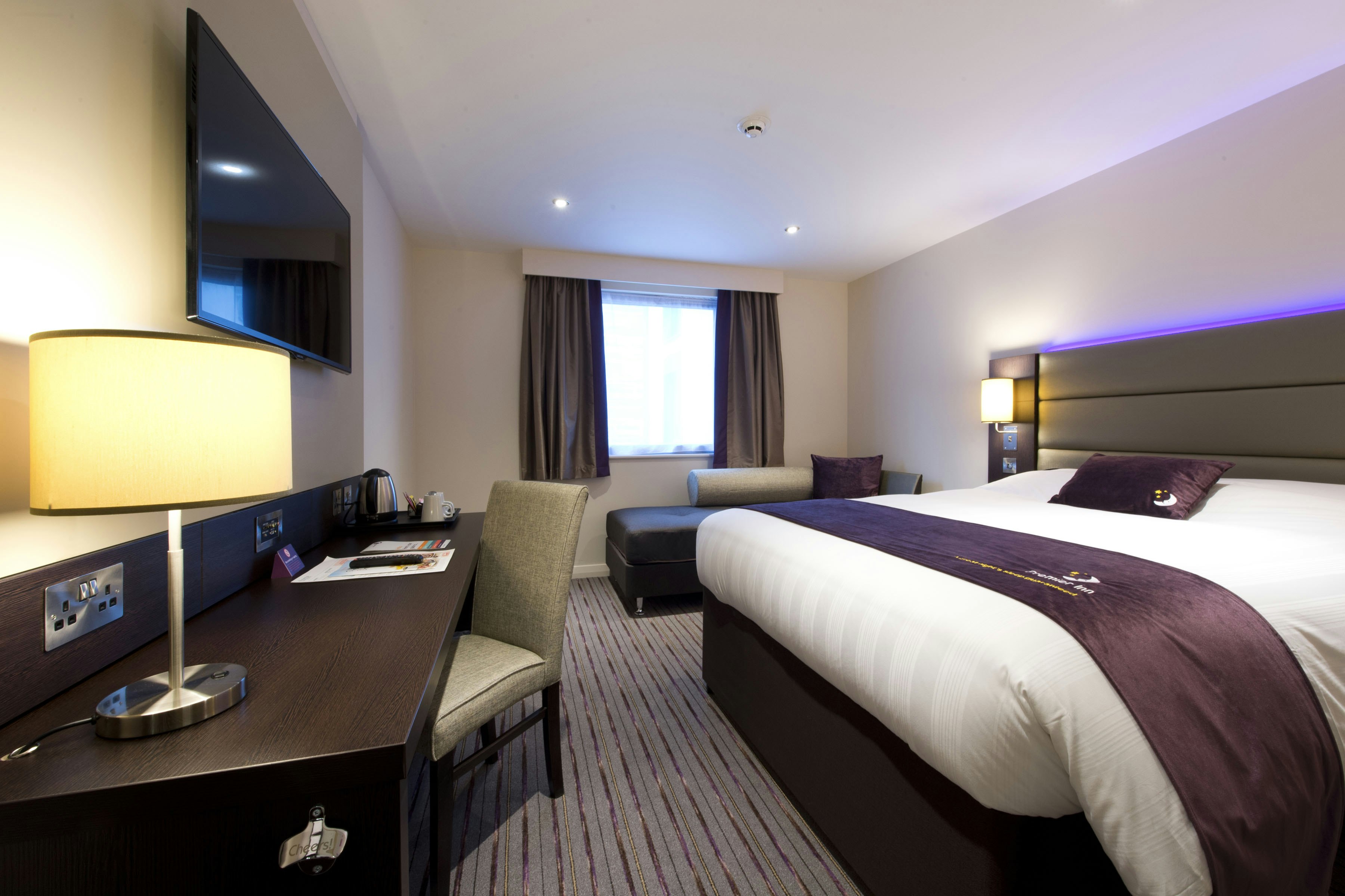 Premier Inn Slough Central South Windsor Road Hotel 10/27